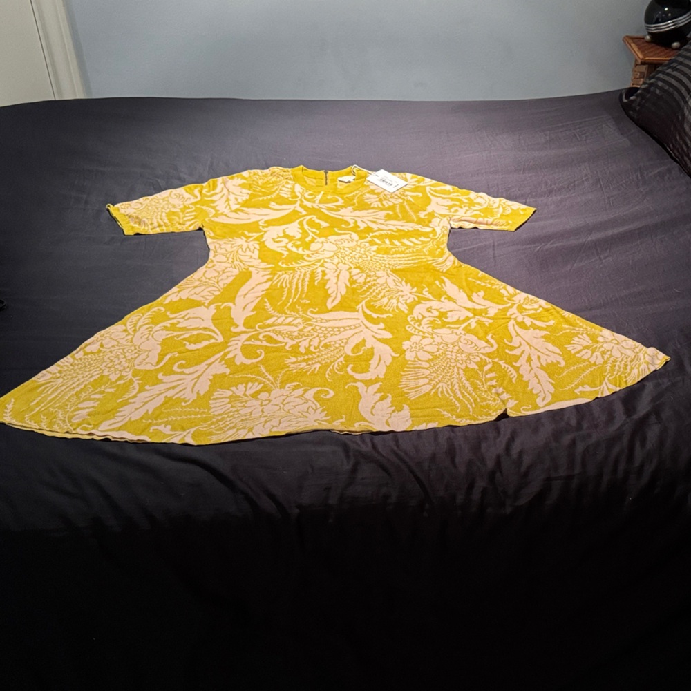 Ted Baker NWT Ted sz 6 US sz 12 non smoke home Yellow Floral Patterned Fabric